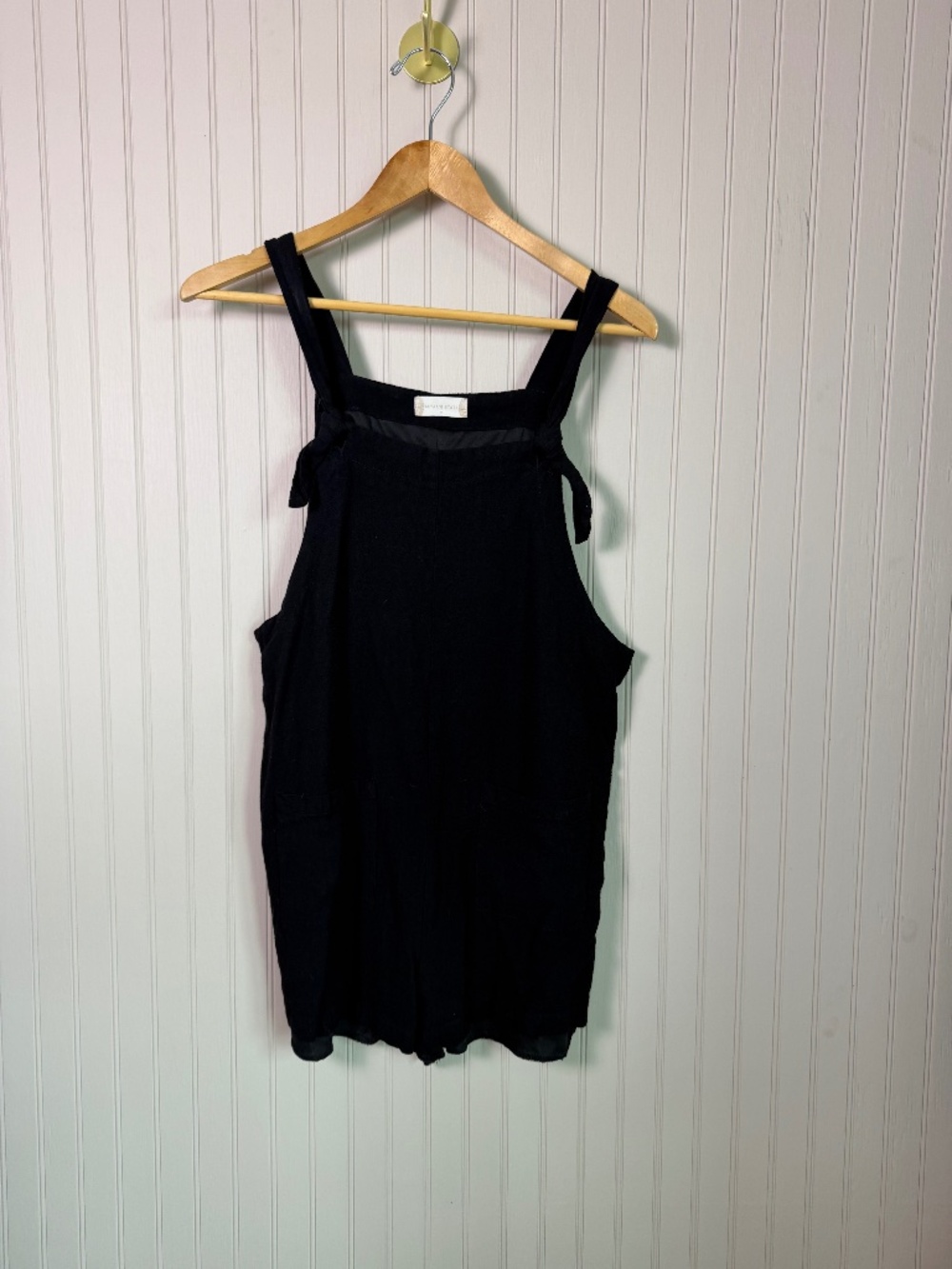 Altar’d State Black Overall Romper Size M Sleeveless Shortalls Pockets
